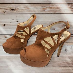 Cinderella of Boston Style Ariel Color Tan size 3.5